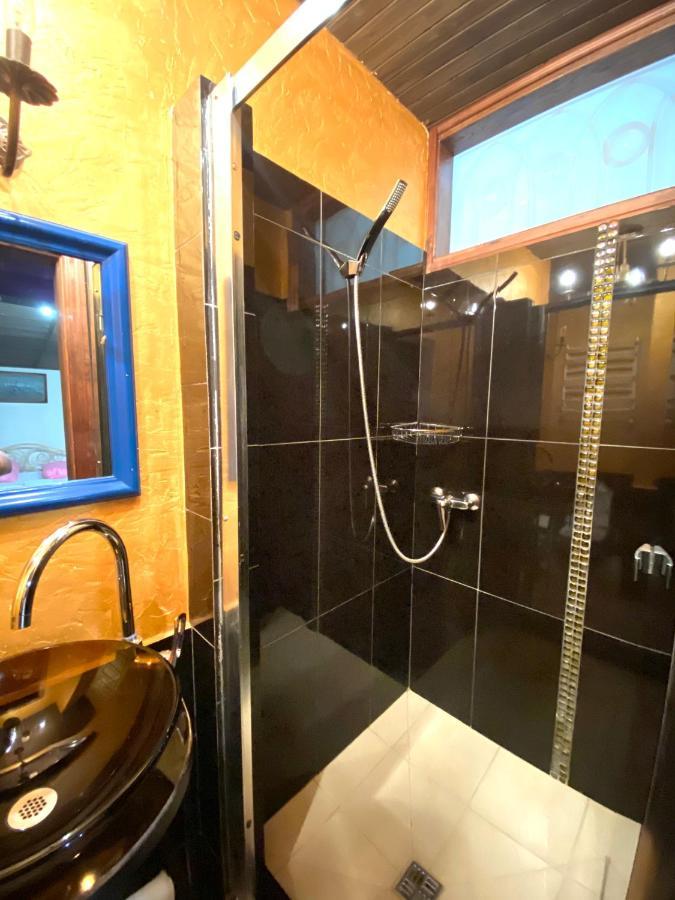 Квартира В Центрі На Вулиці Лесі Українки 19 リヴィウ エクステリア 写真